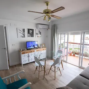 https://piso-con-terraza-muy-cercano-a-la-playa.es-andalucia.com